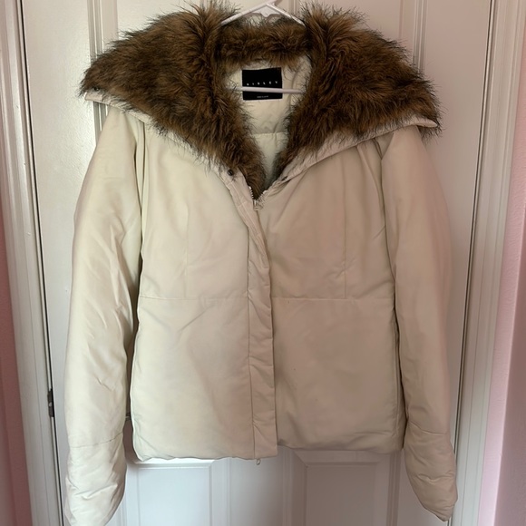 White Puffer Jacket with Faux Fur Collar - Picture 1 of 8